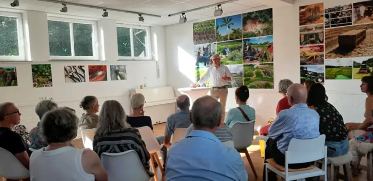 Prof. Dr. Friedhelm Taube in der Galerie Achterwehr
