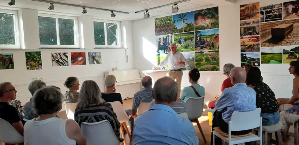 Prof. Dr. Friedhelm Taube in der Galerie Achterwehr